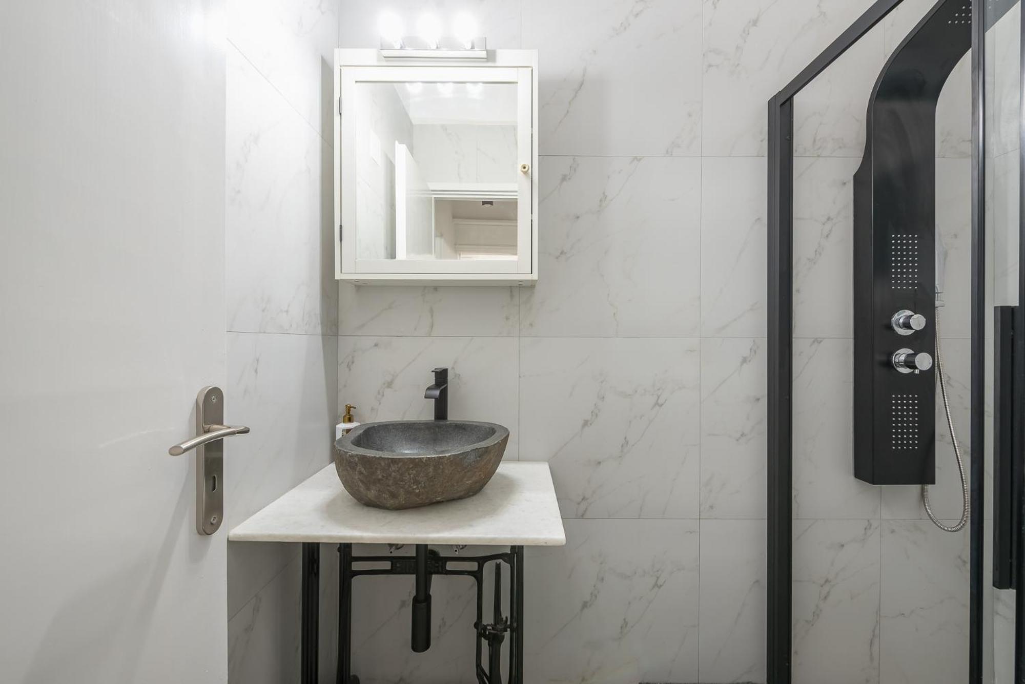 Stylish Luxury Apartment At Ampelokipi Metro Station 아테네 외부 사진